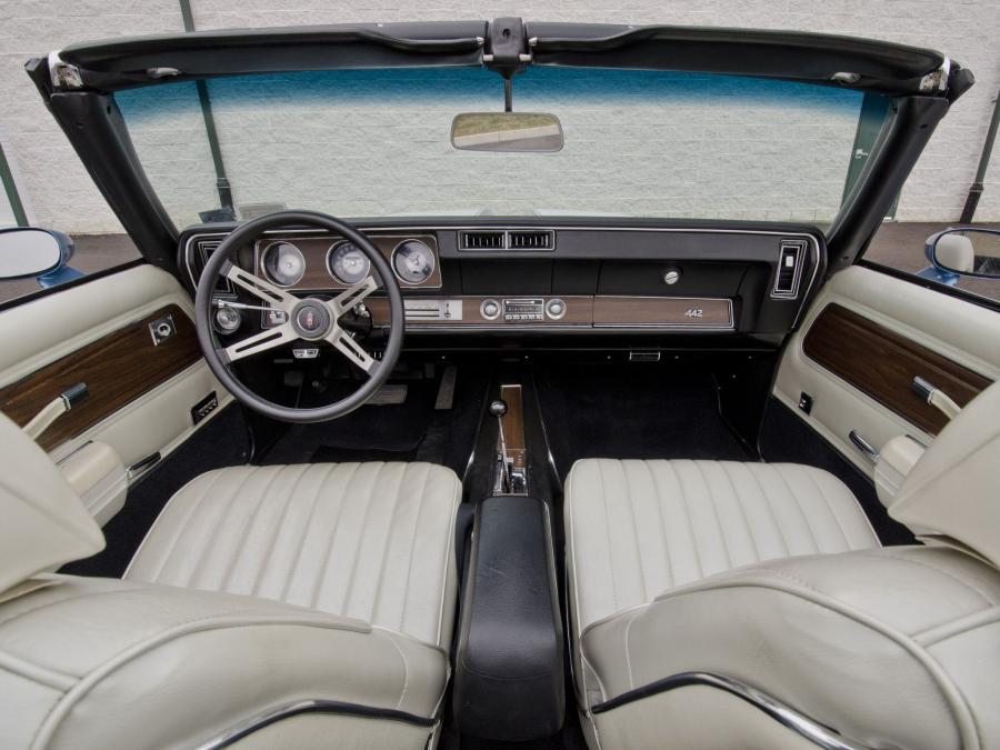 Панель приборов Oldsmobile 442 W-30 Convertible (4467) 1971 года  (фото 10 из 20)